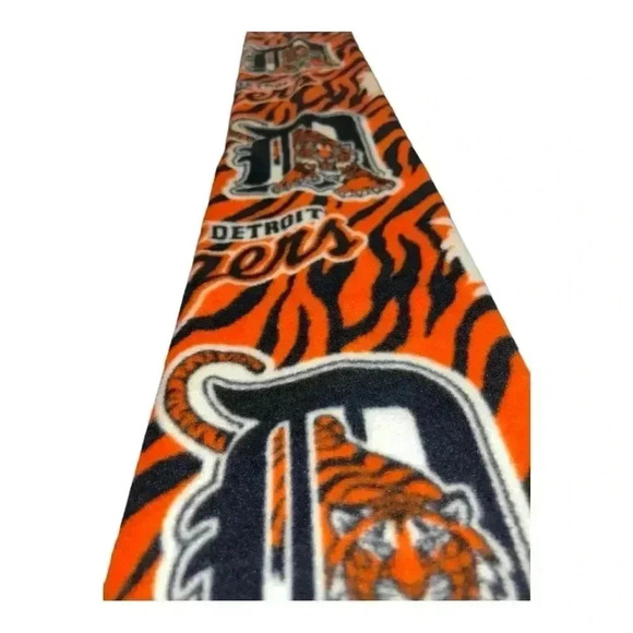 Detroit Tigers Unisex  Scarf, Team Color, please see size on picture handmade - Picture 5 of 5